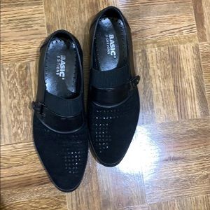 Black dress shoes